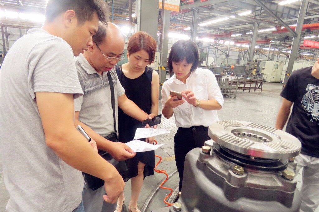 深圳民富沃能、東風(fēng)特汽聯(lián)合考察組蒞臨十堰精密新動(dòng)力科技有限公司參觀(guān)指導工作