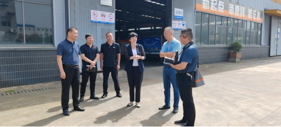 “工會(huì )送清凉，防暑保安康” -十堰市總工會(huì )走進(jìn)精密新動(dòng)力開(kāi)展慰問(wèn)活動(dòng)